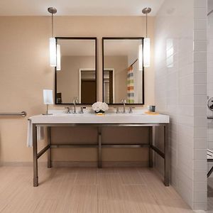 Junior King Suite